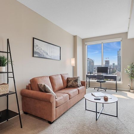 Heart Of Downtown Calgary Spacious Luxury Condo With Stunning Views And Premium Amenities Buitenkant foto