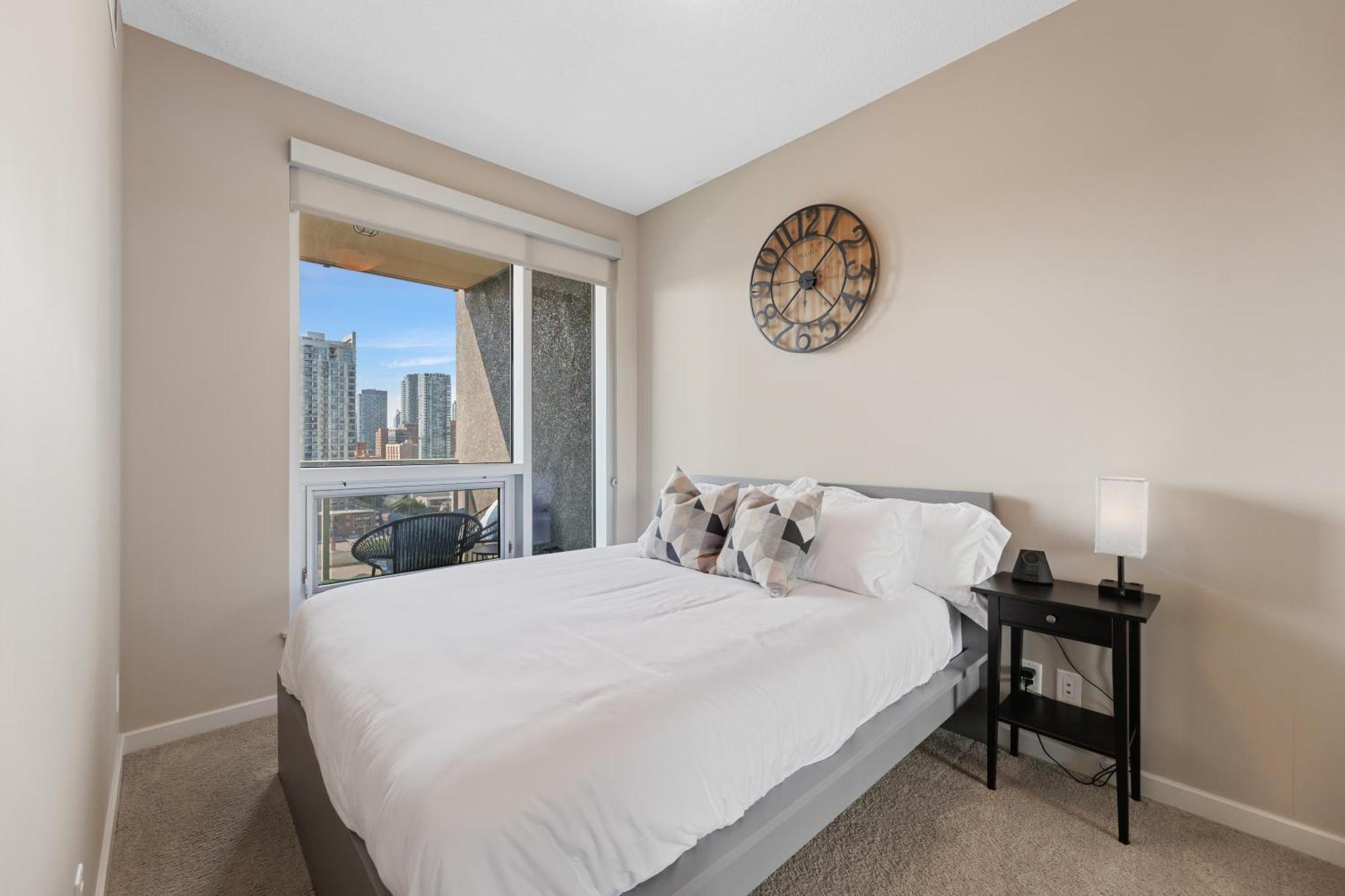 Heart Of Downtown Calgary Spacious Luxury Condo With Stunning Views And Premium Amenities Buitenkant foto