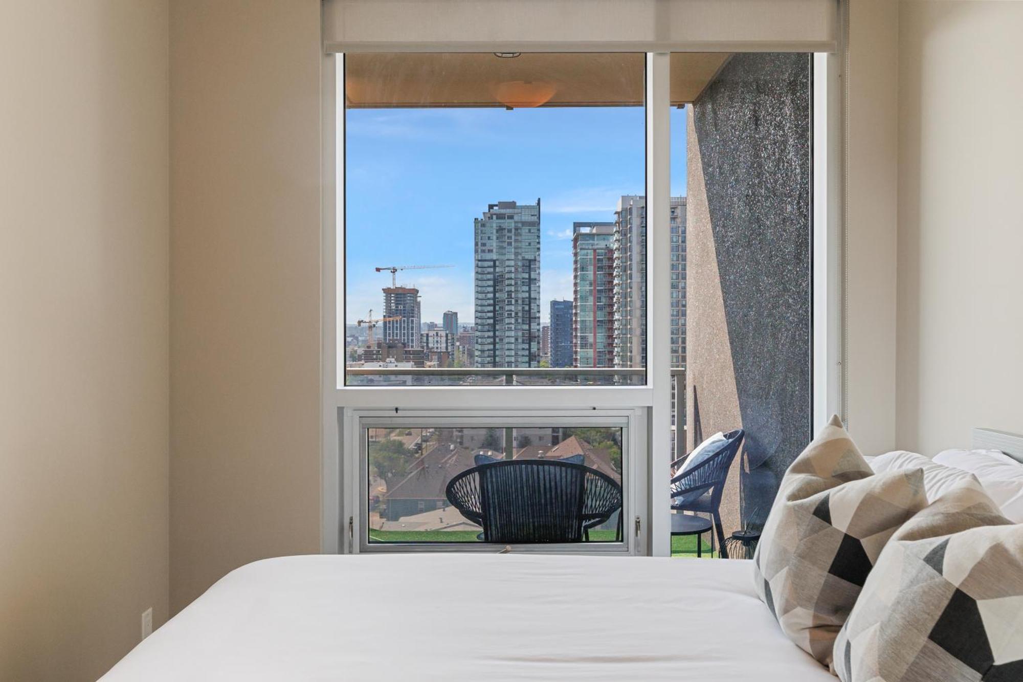 Heart Of Downtown Calgary Spacious Luxury Condo With Stunning Views And Premium Amenities Buitenkant foto