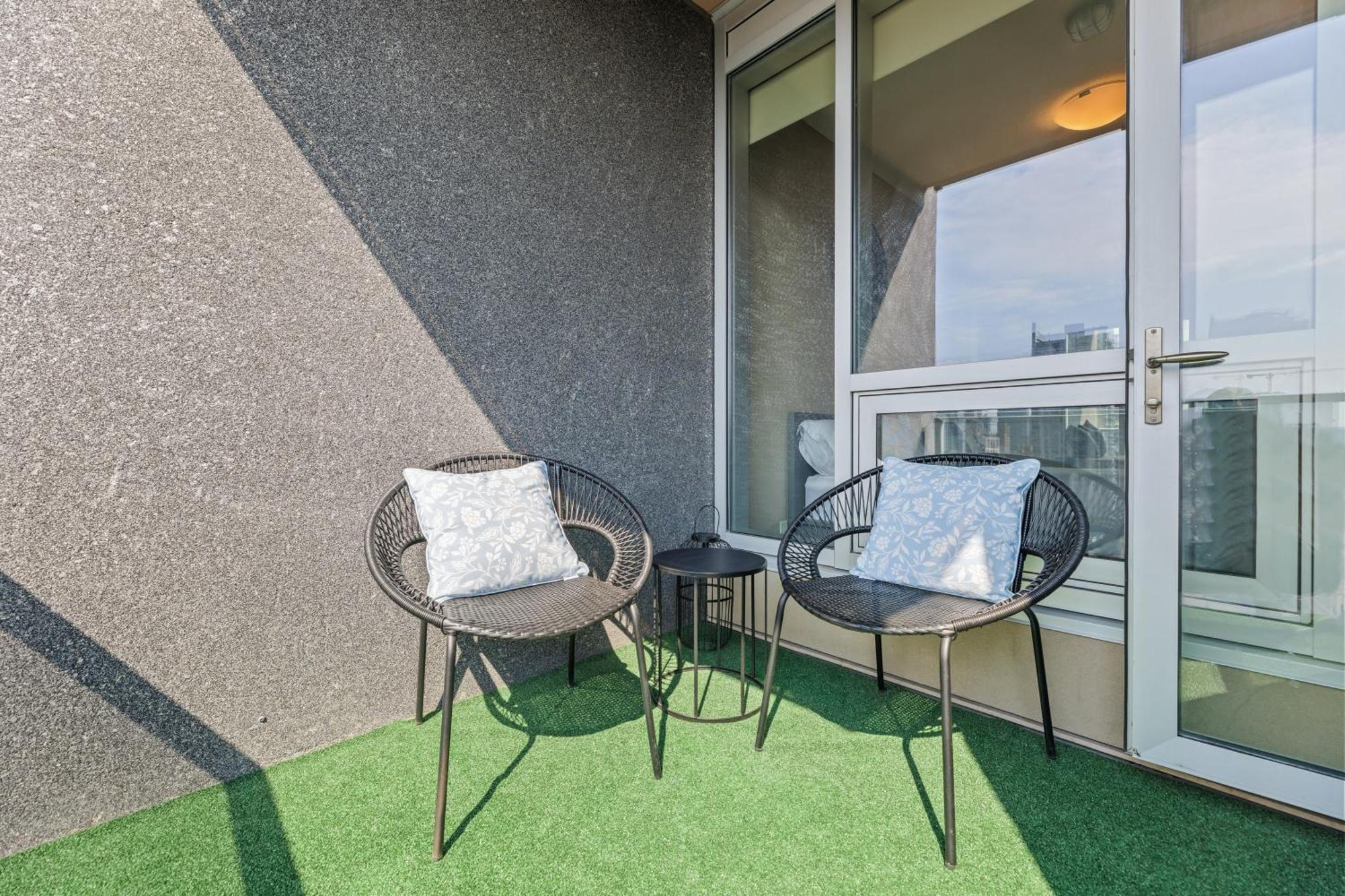 Heart Of Downtown Calgary Spacious Luxury Condo With Stunning Views And Premium Amenities Buitenkant foto